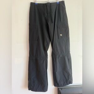 MOUNTAIN HARDWEAR woman cargo pants, size 6
